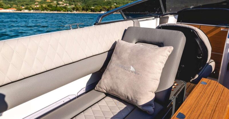 Luxury Sunset on Lake Como: 1 Hour Experience With View - Tour Details
