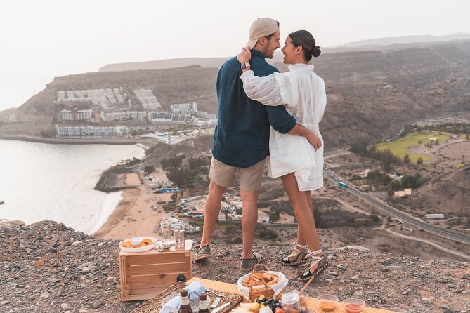 Luxury Sunset Picnic With Photo Shoot - Serene Ambiance and Ocean Views