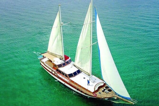 Luxury Sunset Sailboat, Gourmet Dinner and Premium Open Bar - Meeting Point and Check-in