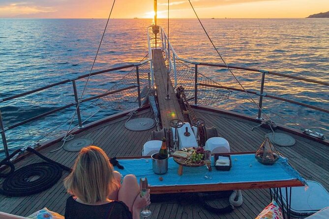 Luxury Sunset Sailboat, Gourmet Dinner and Premium Open Bar - Capacity and Start Time