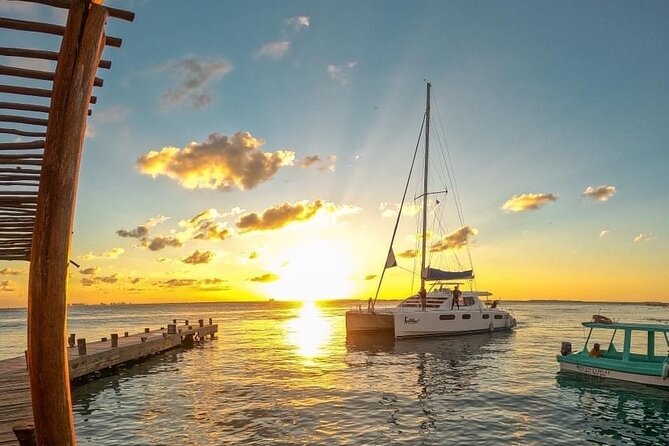 Luxury Sunset Sailing Cruise in Cancun With Light Dinner and Open Bar - Memorable Experiences on the Cruise