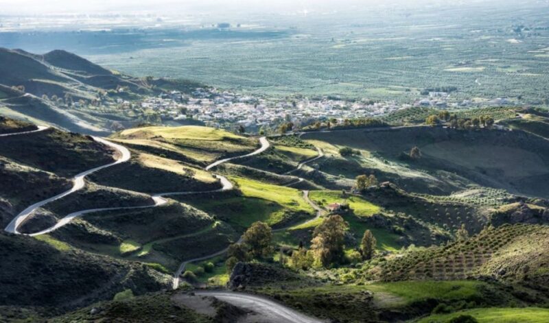 Luxury Tour From Elounda: Knosos Palace & Museum With Winery - Exploring the Heraklion Archaeological Museum