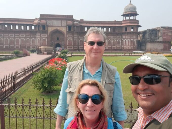 Luxury Train Tour From Delhi to Agra - Local Culture and Markets