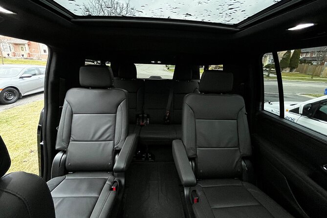 Luxury Transport From Mississauga to Toronto - Vehicle Amenities