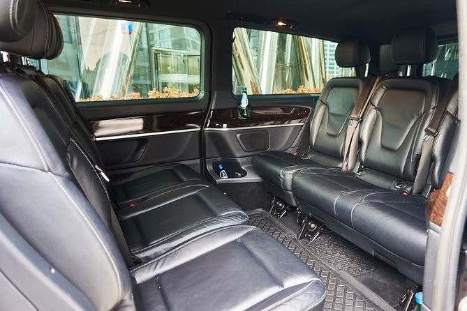 Luxury Transport From/To Warsaw - FRAnkfurt / Intern. Airport FRA by Private Van - Onboard Amenities