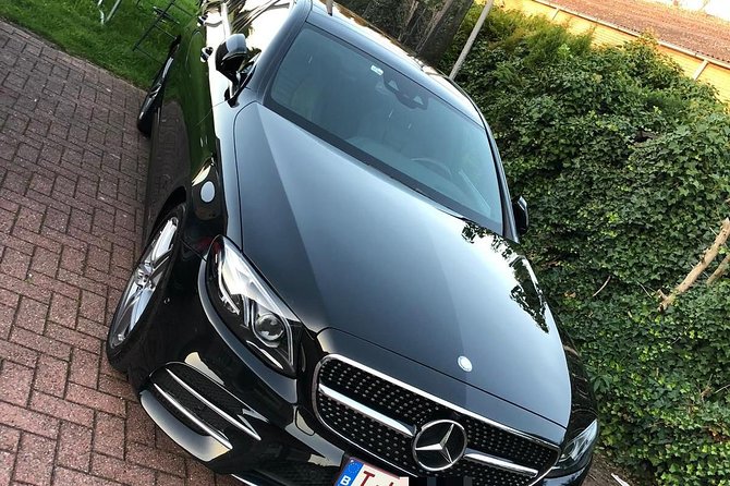 Luxury Vehicle From Brussels Airport to the City of Brussels - Vehicle Amenities