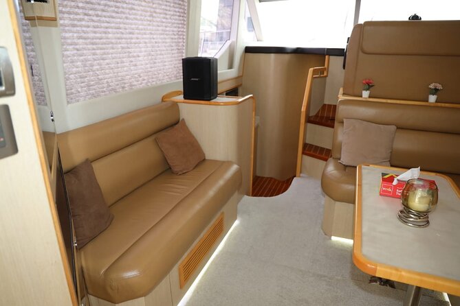 Luxury Yacht Charter : Dubai Marina, Atlantis The Palm & Burj Al Arab - Yacht Features and Specifications