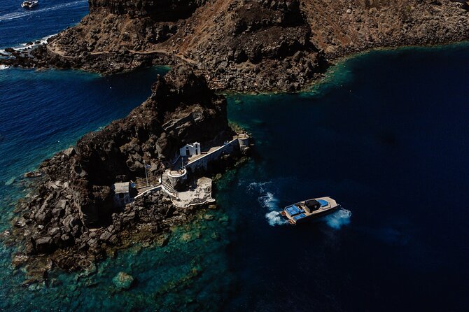 Luxury Yacht Cruises in Santorini Island - Satisfied Traveler Reviews