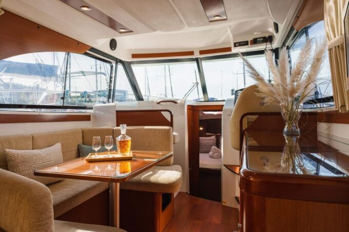 Luxury Yacht Private Sunset 2 Hours Tour - Live Tour Guide Languages