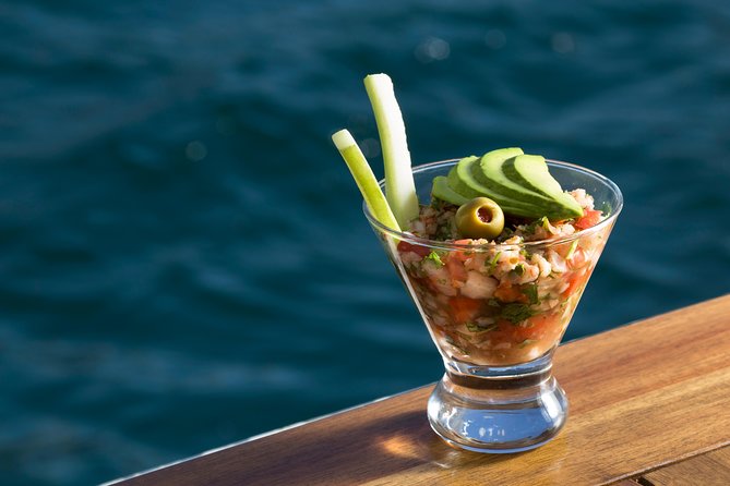 Luxury Yacht Snorkeling & Lunch Cruise From Cabo San Lucas - Visiting Iconic Landmarks