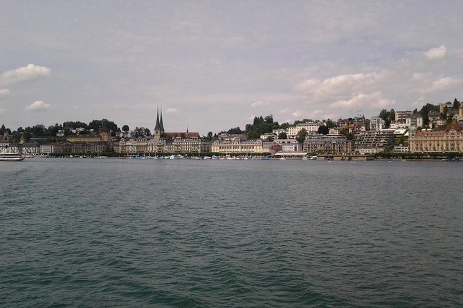 Luzern Discovery:Small Group City Walk & Lake Cruise From Zürich - Meeting Point and Accessibility