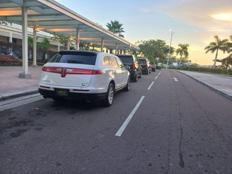 Lynden Pindling Airport (NAS): Round-Trip Nassau Transfer - Transfer Experience Details