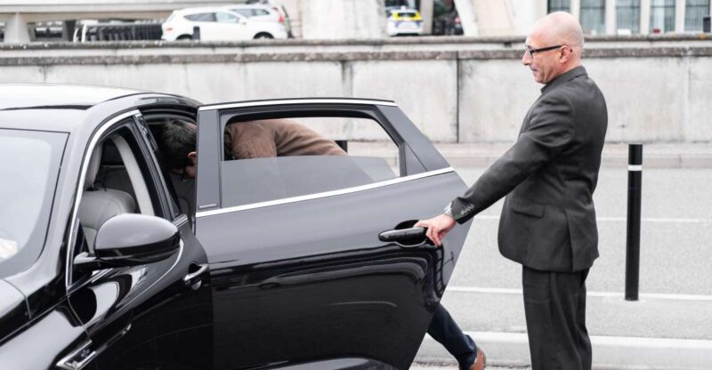 Lyon: 1-Way Private Transfer Center to Saint Exupery Airport - Service Details