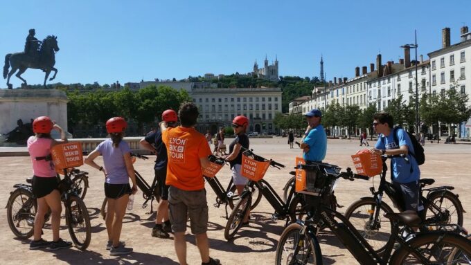 Lyon: 2-Hour Electric Bike Tour With a Local Guide - Booking and Meeting Details