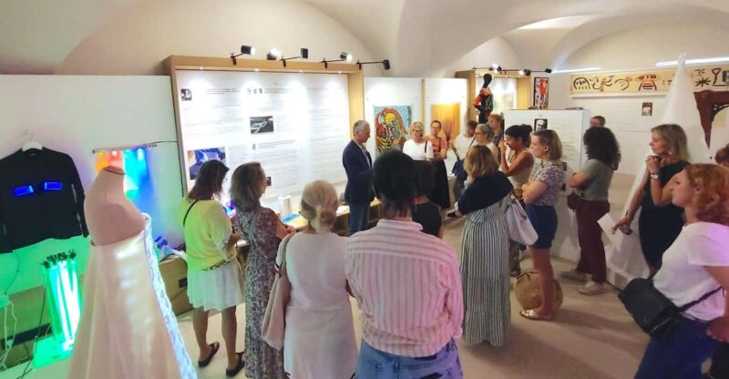 Lyon: Brochier Silk Museum Guided Tour in French - Innovative Textile Technologies