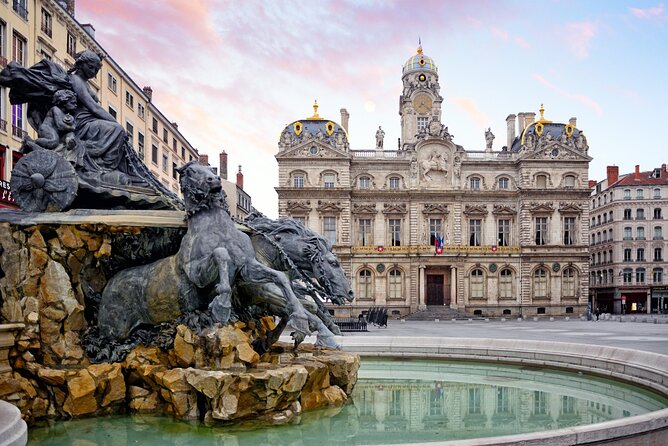 Lyon by Yourself With English Speaking Driver by Car or Van- 4 or 8 Hrs Disposal - Luggage and Infant Policy