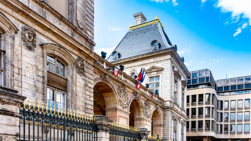 Lyon: City Exploration Game and Tour on Your Phone - Duration and Language Options