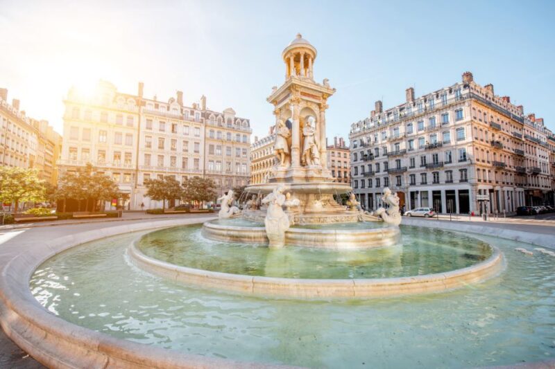 Lyon: City Exploration Game and Tour - Decipher Cathédrale Saint-Jean-Baptistes Secrets