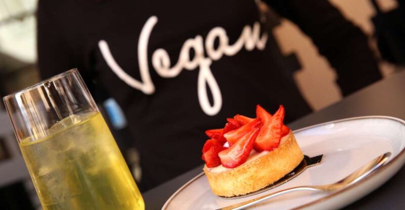 Lyon: Croix-Rousse District Vegan Food Tour With Tastings - Exploring Hidden Traboules