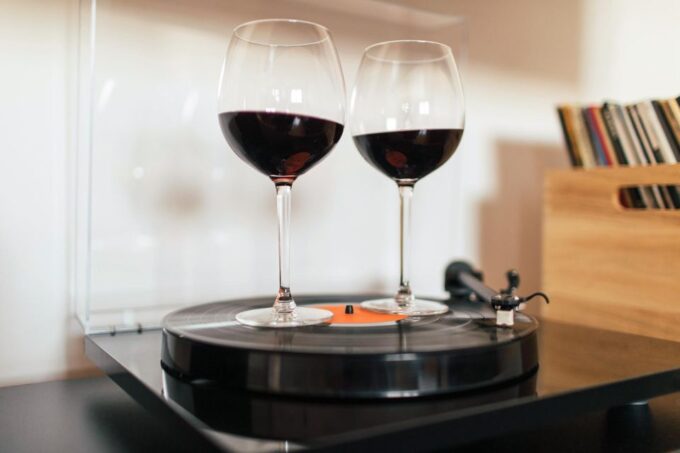 Lyon Croix Rousse: Wine Tasting & Record Shops Tour - Tour Inclusions and Exclusions