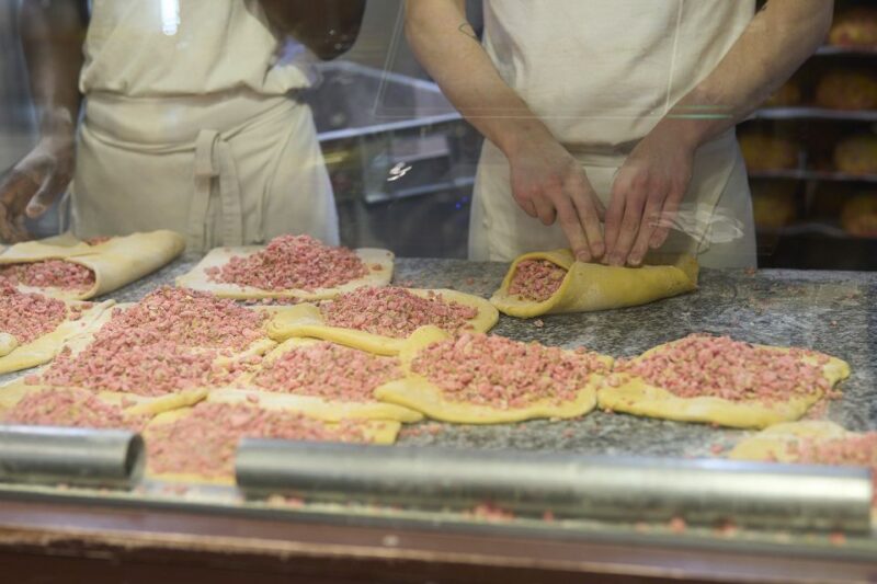 Lyon: Cultural Walking Food Tour in the Vieux Lyon District - Highlights of the Experience