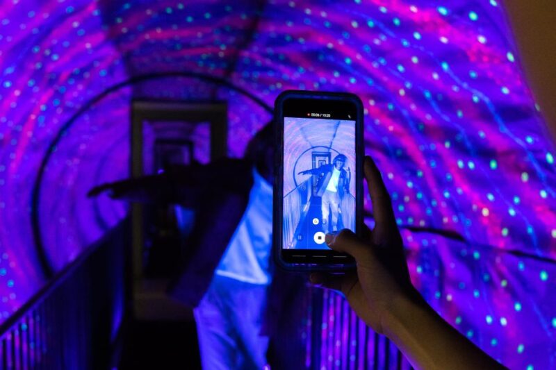 Lyon: Entrance Ticket for the Museum of Illusion - Photography Opportunities