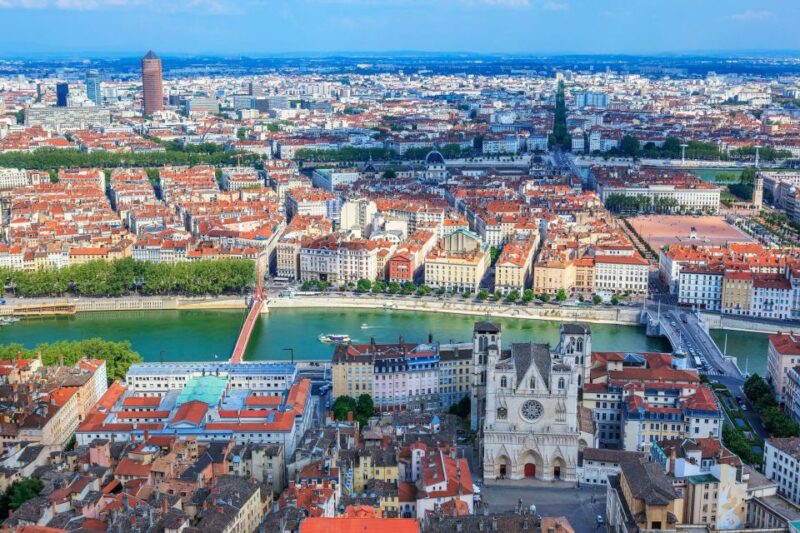 Lyon: Express Walk With a Local in 60 Minutes - Exploring Landmarks and Culture