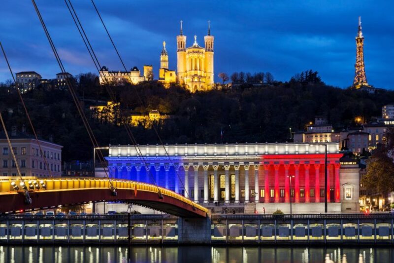 Lyon: Express Walk With a Local in 60 Minutes - Highlights of the Tour