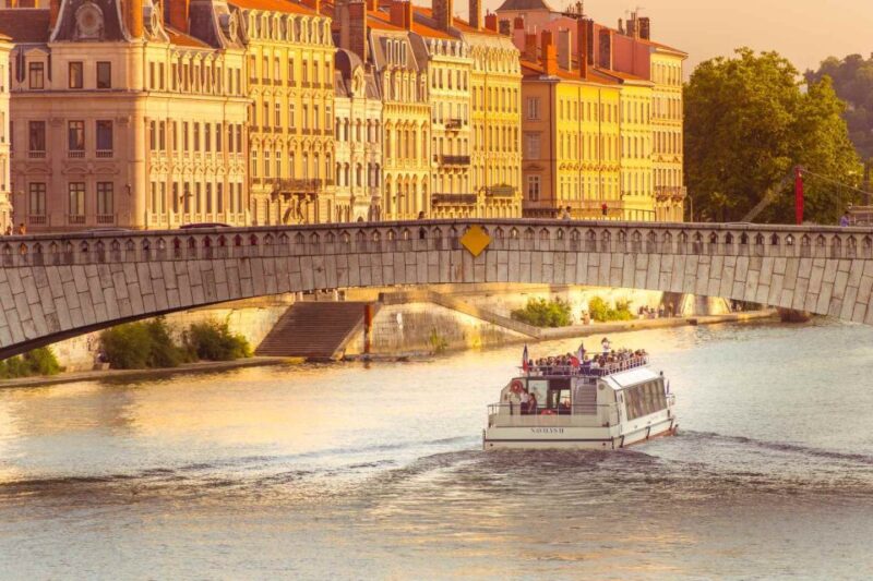 Lyon: Guided Sightseeing Cruise - Historical Highlights