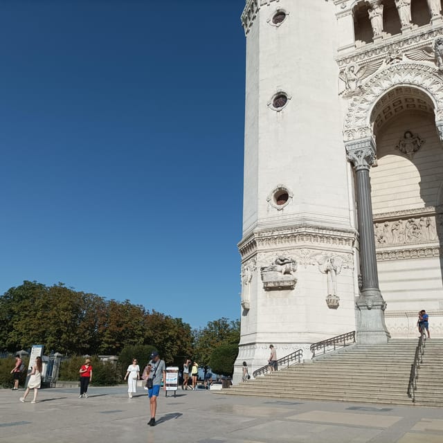 Lyon: Guided Tour of Fourvière Hill & Roman Ruins - Key Points