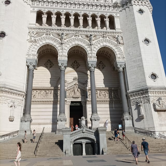 Lyon: Guided Tour of Fourvière Hill & Roman Ruins - Tour Highlights