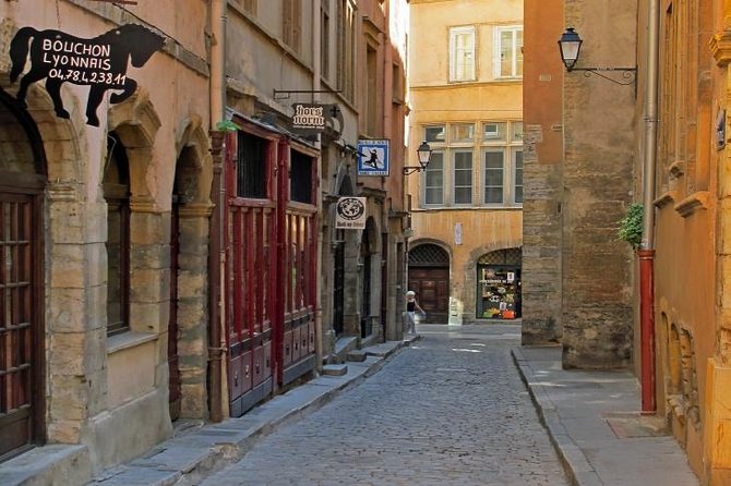 Lyon Old District : Private Walking Tour - Meeting and End Points