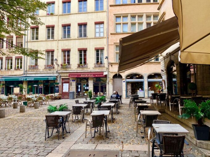 Lyon: Old Lyon Smartphone Audio-Guided Walking Tour - Meeting Point and Access