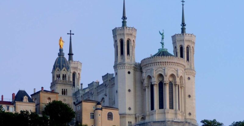 Lyon: Outdoor City Game Birthday Mission - Key Points