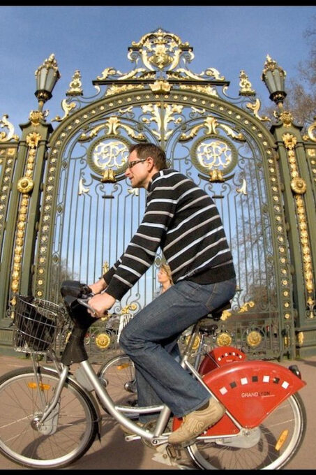 Lyon: Premium Self-Guided Bike Tours With AI Virtual Guide - Interacting With the AI Guide