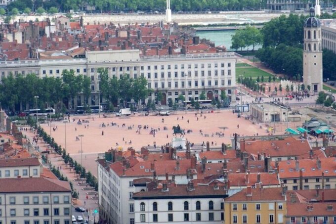 Lyon: Private Custom Tour With a Local Guide - Booking Information
