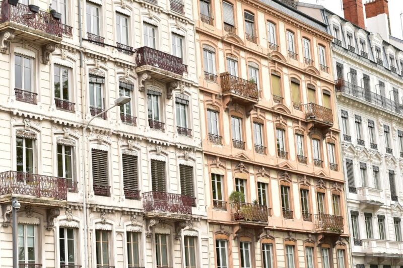 Lyon: Private Historic Guided Walking Tour - Tour Highlights