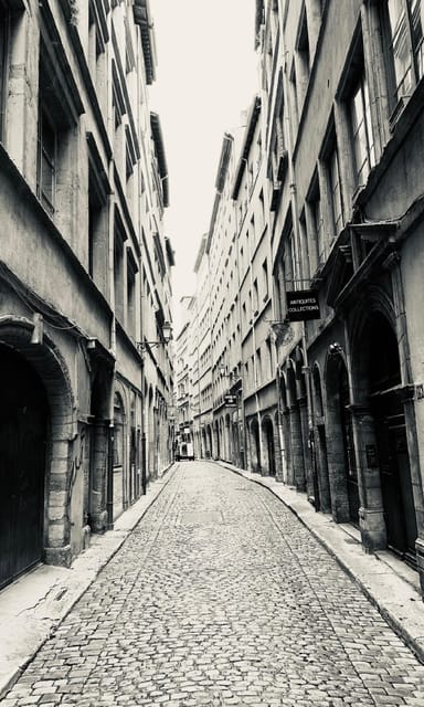 Lyon: Private Walking Tour of Traboules in the Old Town - Exploring the Network of Traboules