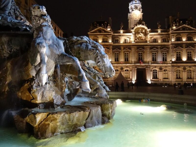 Lyon: Self-Guided Audio Tour - Vieux Lyon and Traboules