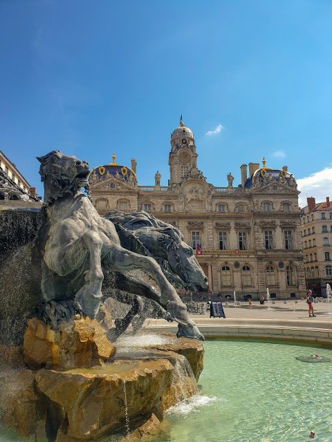 Lyon: Unusual Visits to the City of Lyons - Uncovering the Gros Caillou Theft