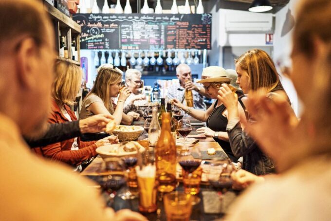 Lyon: Vieux Lyon Food Tasting Walking Tour - Meeting Local Business Owners