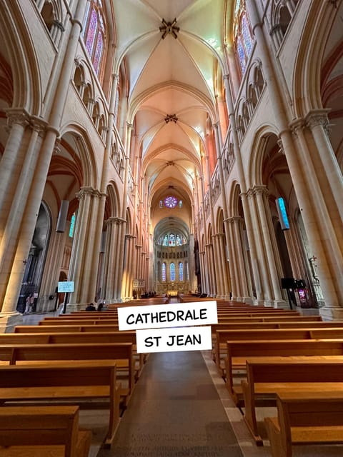 Lyons History and Must-Sees With a Lyonnais! (English Tour) - La Longue Traboule and Maison Du Crible