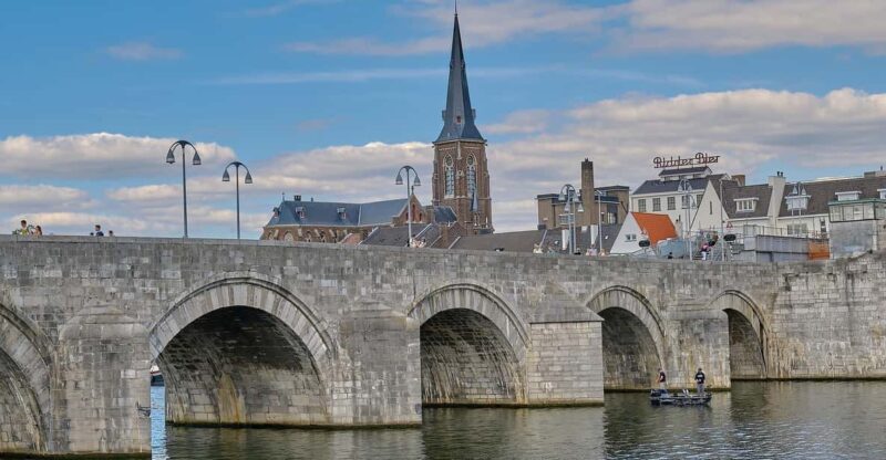 Maastricht: Day Trip From Amsterdam With 3 Country Point - Key Attractions to Explore