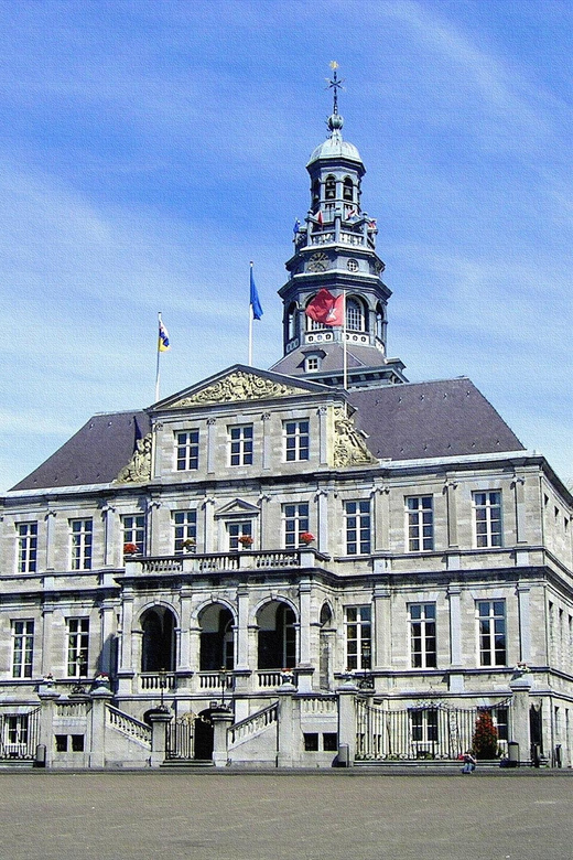 Maastricht: Day Trip From Amsterdam With 3 Country Point - Inclusions and Amenities