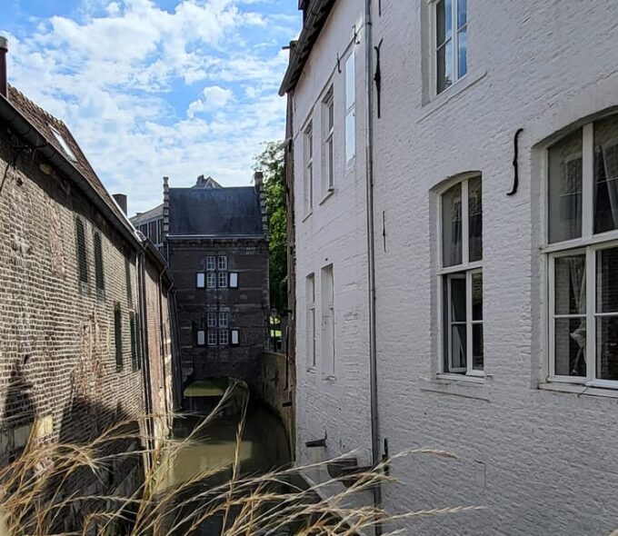 Maastricht Hidden Gems Tour Uncover the Unexpected - Embracing the Mestreechter Geis