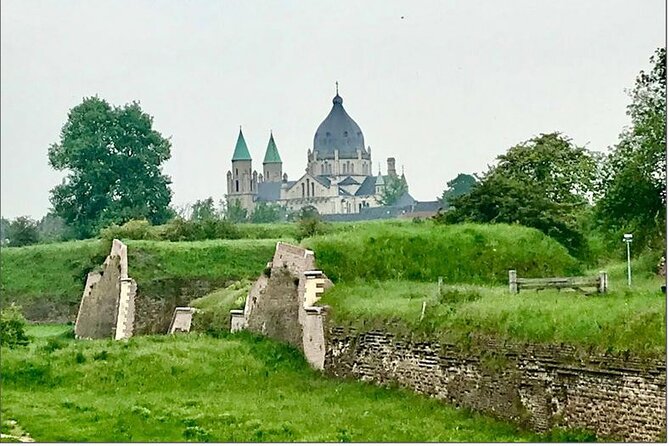 Maastricht Highlights, Architecture & Heritage Tour - Navigating the Charming Streets