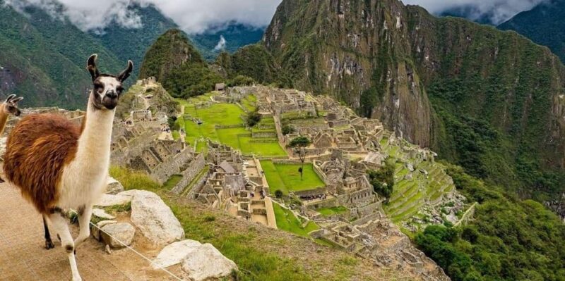 Machu Picchu 2 Day Tour With Tickets - Day 1: Cusco to Aguas Calientes