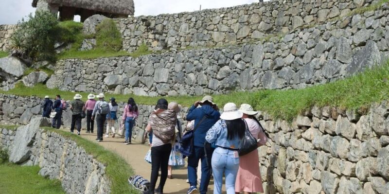 Machu Picchu 2 Day Tour With Tickets - Day 2: Aguas Calientes to Machu Picchu