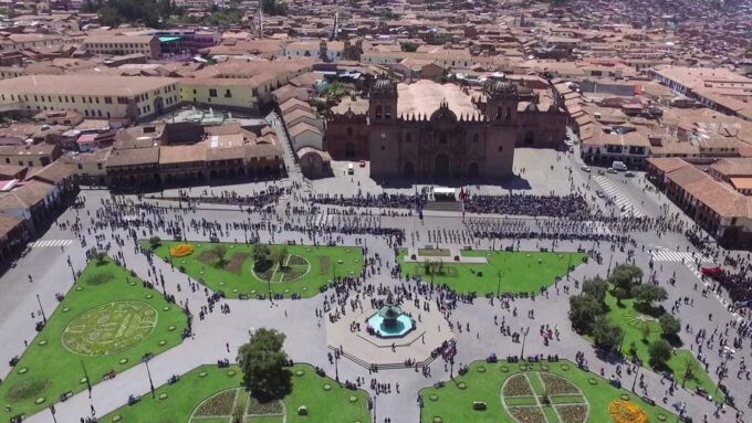 Machu Picchu 3 Days and 2 Nights Luxury Must-Sees - Transportation and Guides