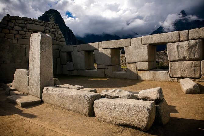 Machu Picchu Private Archeological and Historical Guided Tour - Exploring Machu Picchus Wonders